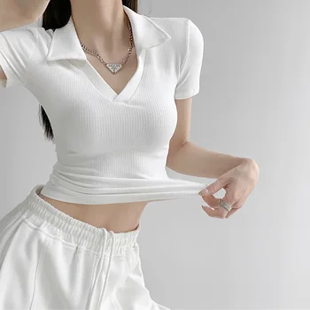 2023 Kırpılmış polo gömlekler Kadın Yaz Kısa Kollu V Yaka Y2k Üstleri Rahat Moda Kore Versiyonu Uydurma Hotties T-Shirt Kadın