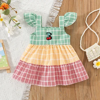 Yaz Bebek kız elbisesi Yeni Üç Renkli Ekose Paneli Küçük Uçan Kollu Pamuklu Diz Boyu Rahat Günlük Giyim İçin